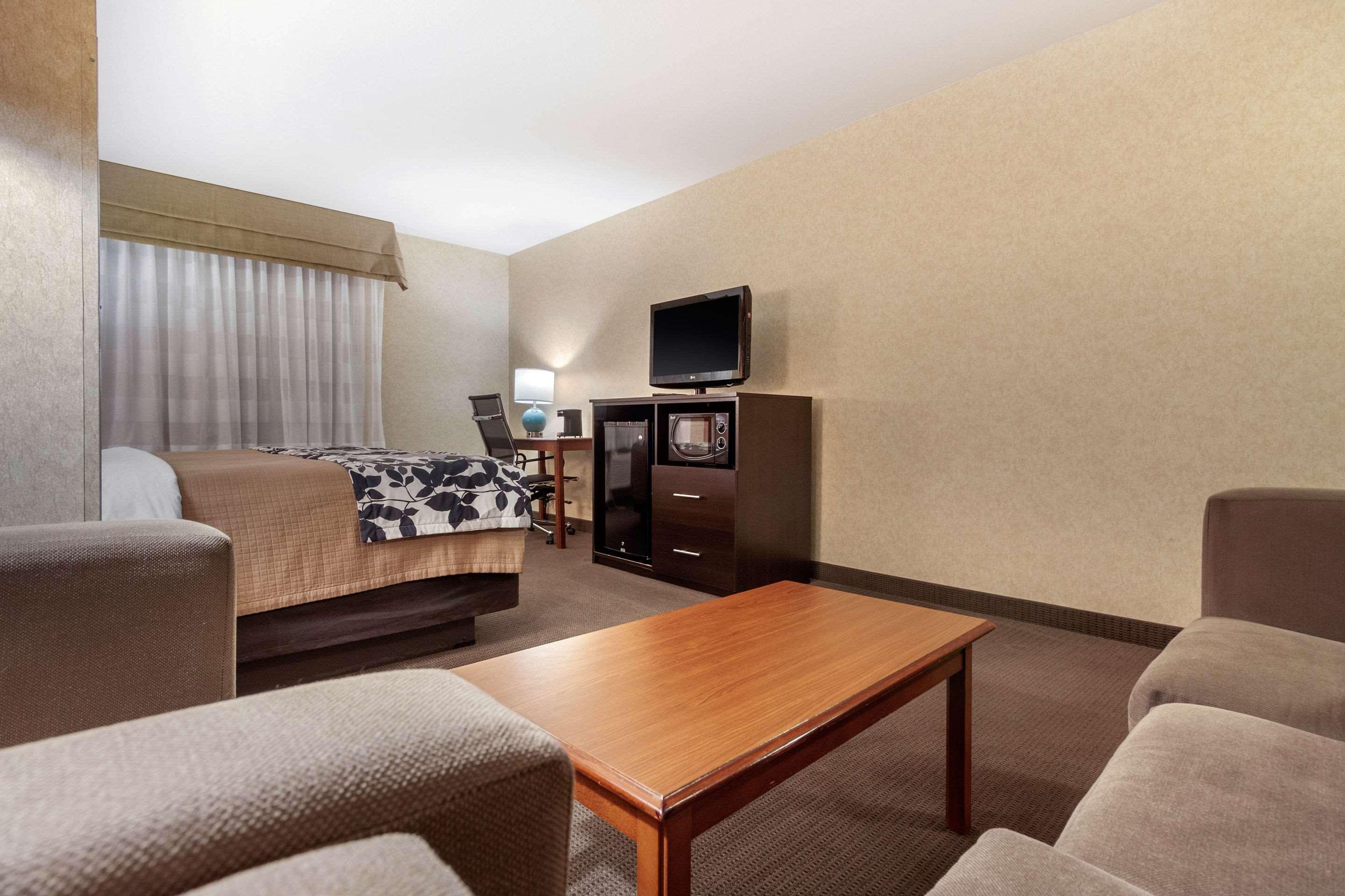 Sleep Inn & Suites Hays I-70 Eksteriør billede