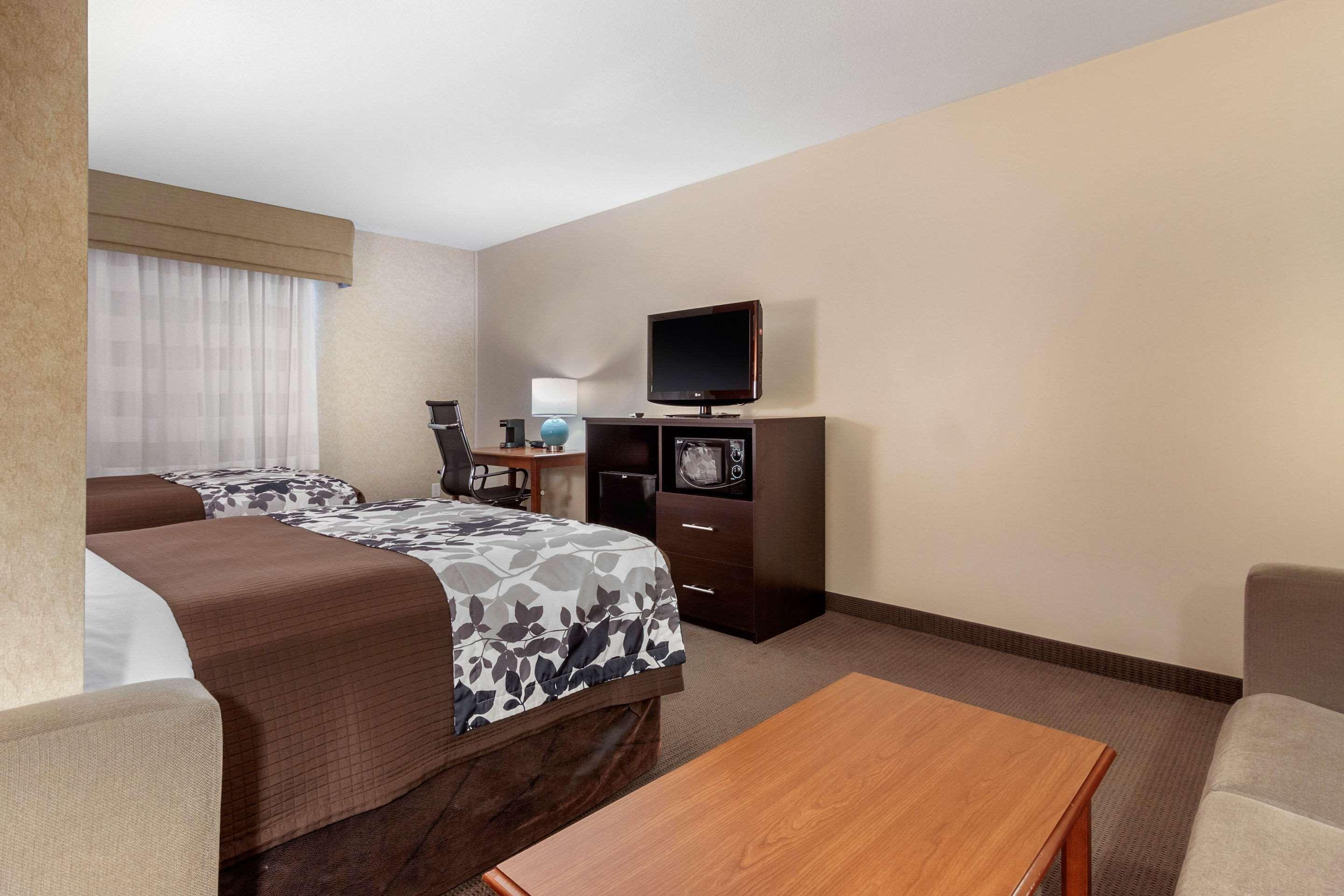 Sleep Inn & Suites Hays I-70 Eksteriør billede
